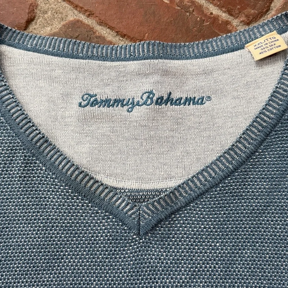 Tommy Bahama Men’s Silk Cotton V-Neck Top